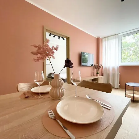 Apartment Legnicka ~ Self Check-in 24h ~ Lift Wroclaw