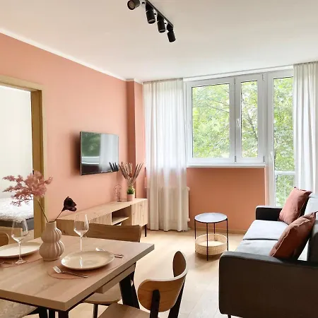 Legnicka ~ Self Check-in 24h ~ Lift Apartment Wroclaw