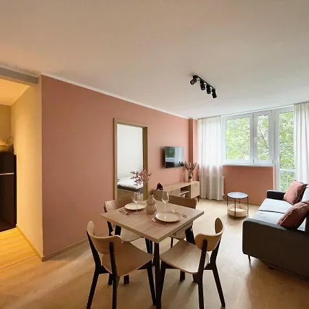 Legnicka ~ Self Check-in 24h ~ Lift Apartment